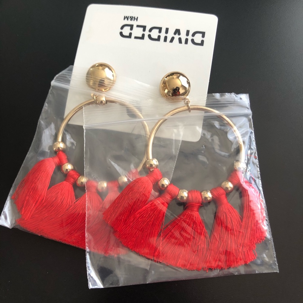 Tassels earrings from H&M.